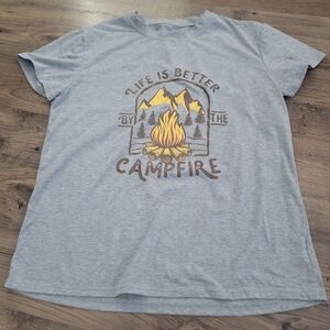 Gray Campfire Graphic T-Shirt Size Largr